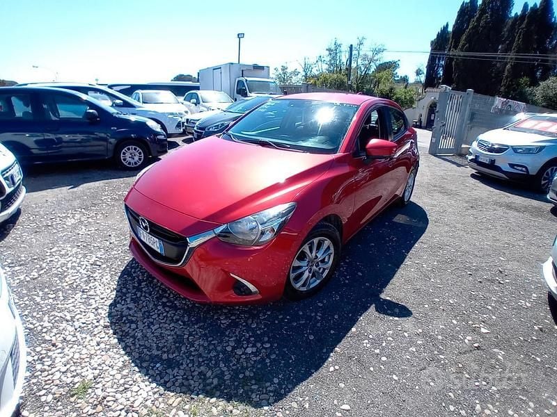 Usata Mazda 2 Evolve 105 CV (77 kW) 2018 Rosso Berlina