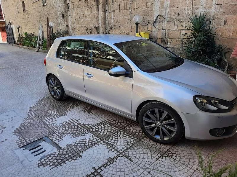 Usata VW Golf VII Highline 105 CV (77 kW) 2012 Berlina