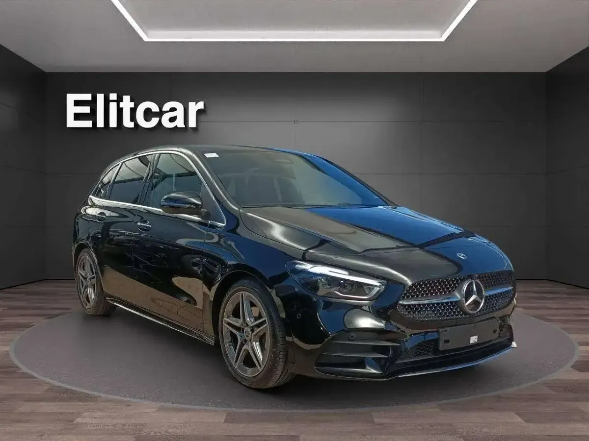 Nuova Mercedes B180 AMG Line Premium Plus 116 CV (85 kW) 2026 Nero cosmo Utilitaria