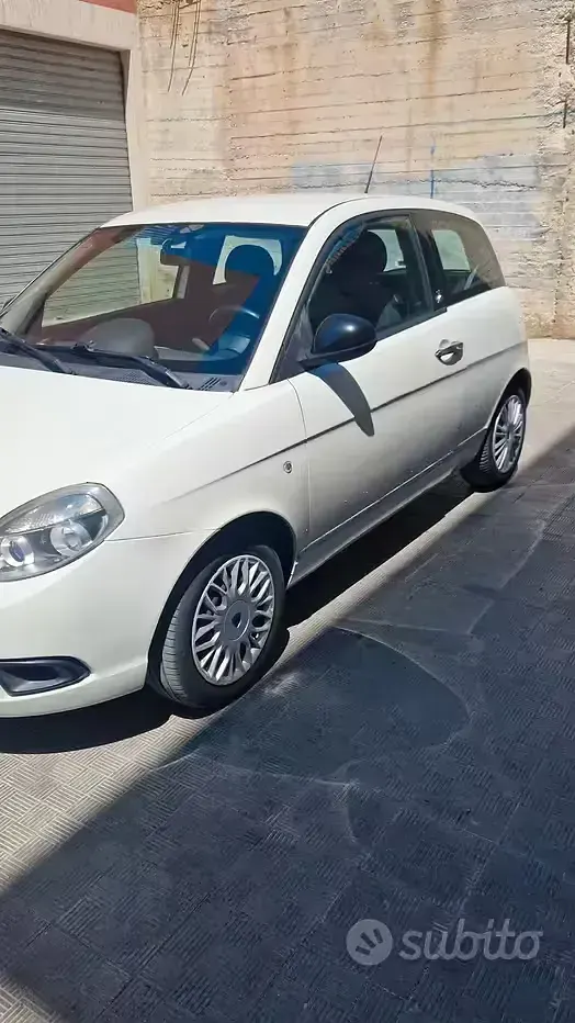 Usata Lancia Ypsilon 75 CV (55 kW) 2011 Bianco Utilitaria