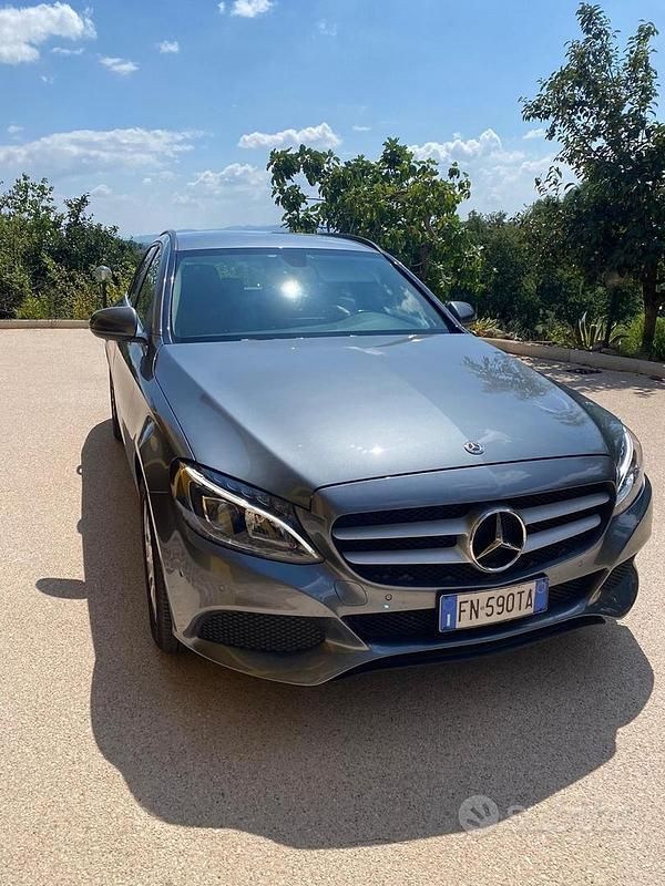 Grigio Usata 2018 Mercedes C200 Tre volumi | 13.000 € (Super prezzo) - Immagine 1/4