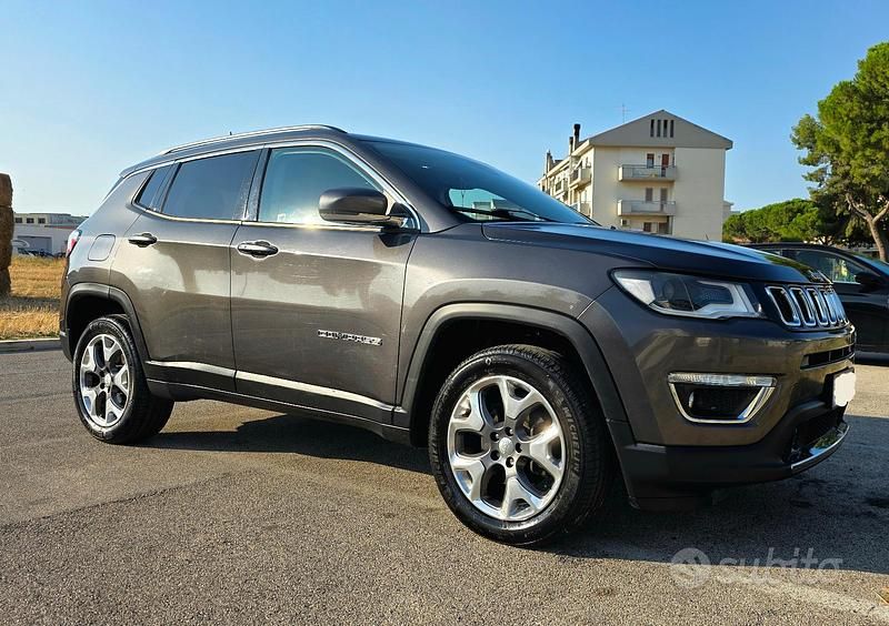 Usata Jeep Compass Limited 140 CV (102 kW) 2019 Grigio SUV