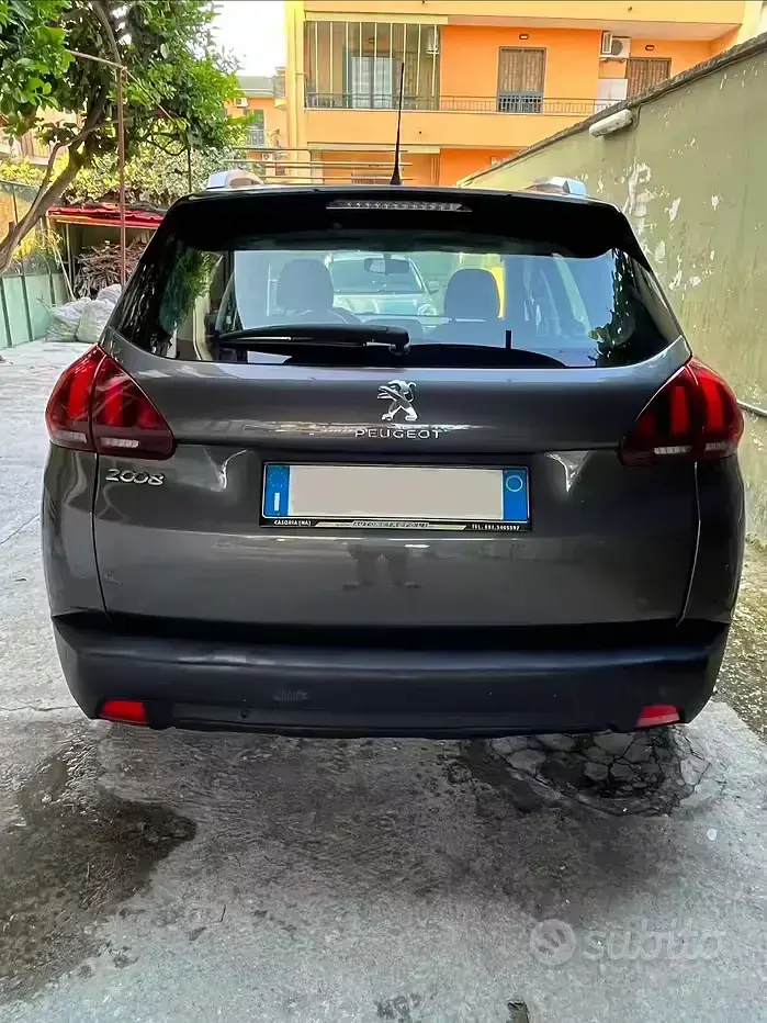 Usata Peugeot 2008 Active 102 CV (75 kW) 2019 Grigio SUV