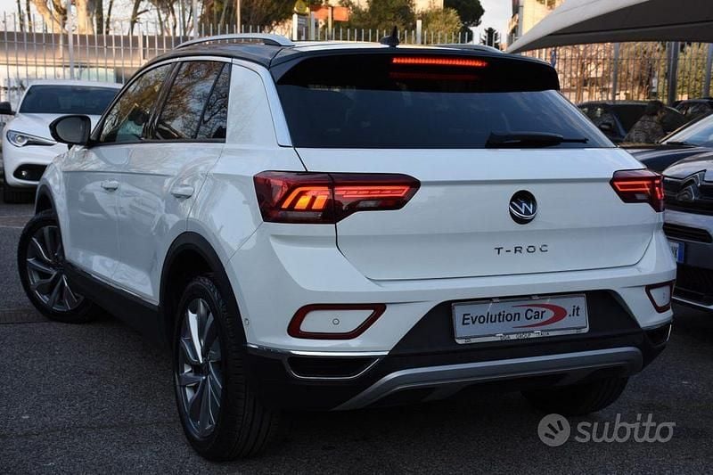 Usata VW T-Roc Style 150 CV (110 kW) 2023 Bianco pastello SUV