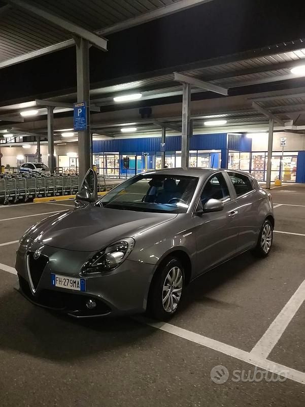 Usata Alfa Romeo Giulietta Super 120 CV (88 kW) 2017 Grigio Utilitaria