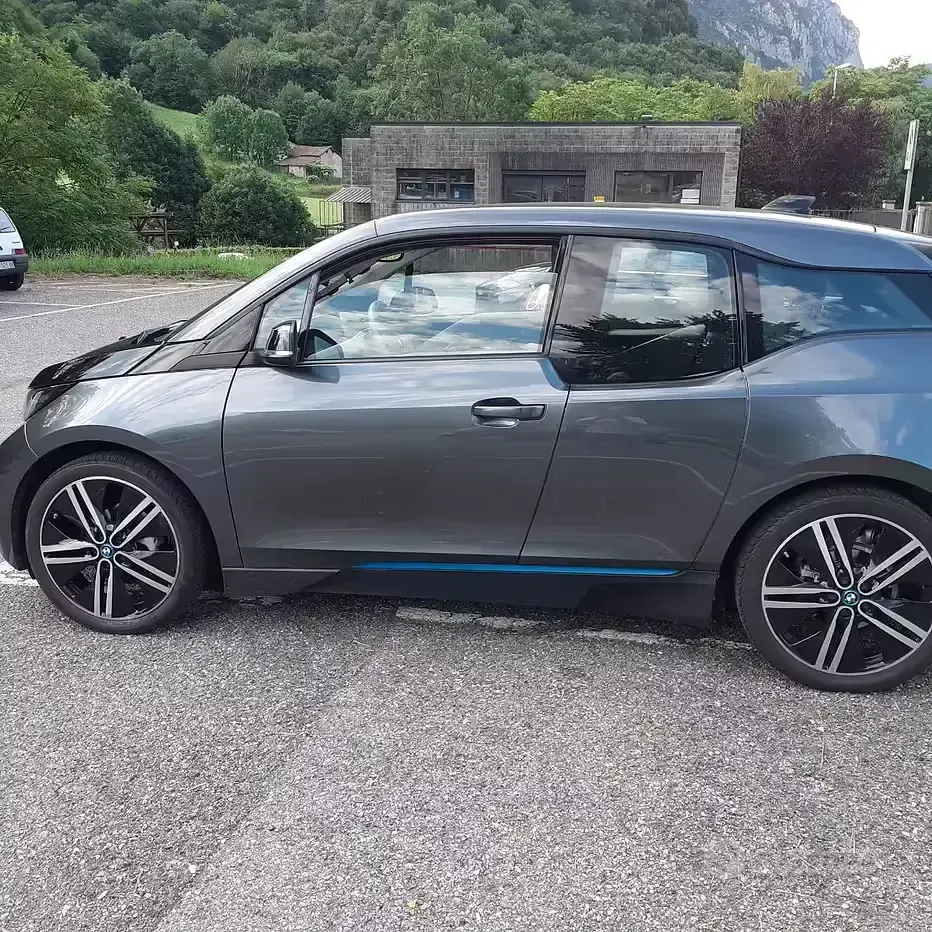 Usata BMW i3 75 kW (102 CV) 2016 Grigio Utilitaria