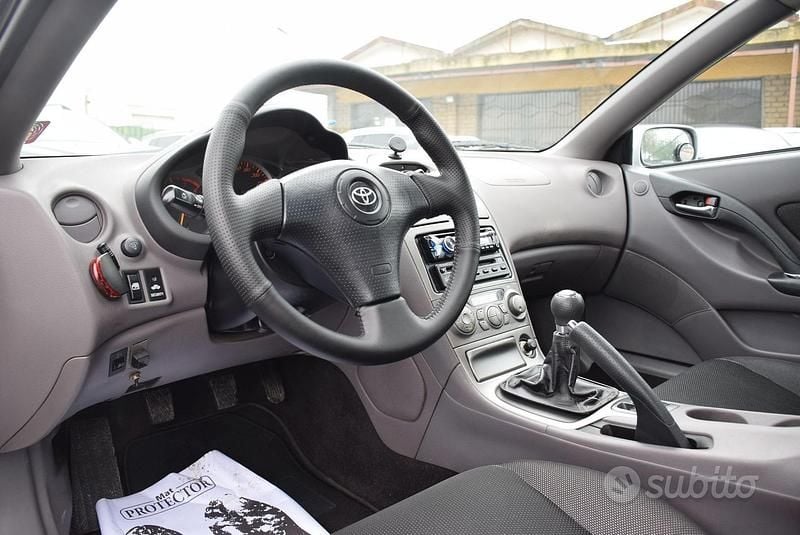 Usata Toyota Celica 143 CV (105 kW) 2002 Grigio Coupé
