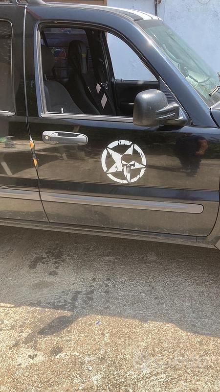 Usata Jeep Cherokee 2003 Nero SUV