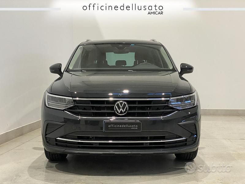 Gebraucht VW Tiguan Life 150 PS (110 kW) 2023 Schwarz SUV