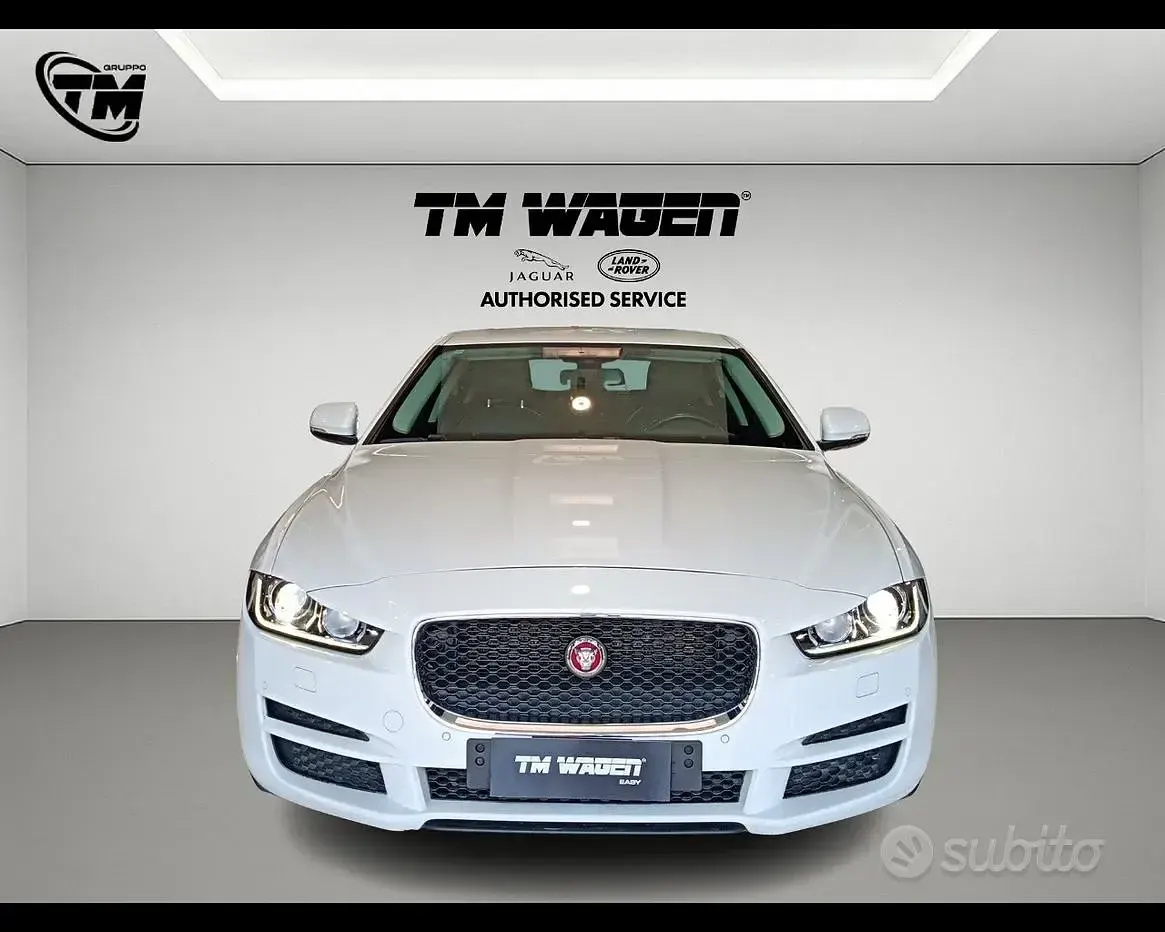 Usata Jaguar XE Prestige 180 CV (132 kW) 2016 Bianco Berlina