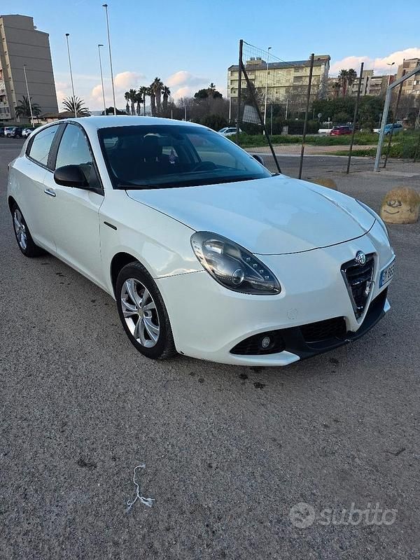 Usata Alfa Romeo Giulietta 120 CV (88 kW) 2012 Bianco Utilitaria