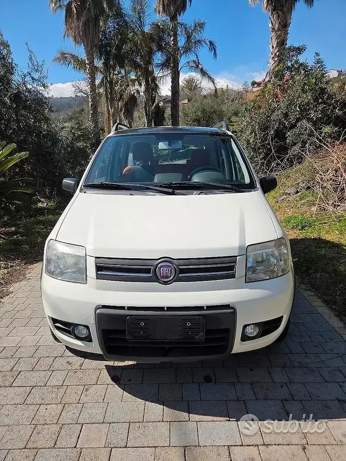 Usado Fiat Panda 4x4 Climbing 60 HP (44 kW) 2009 Branco Citadino