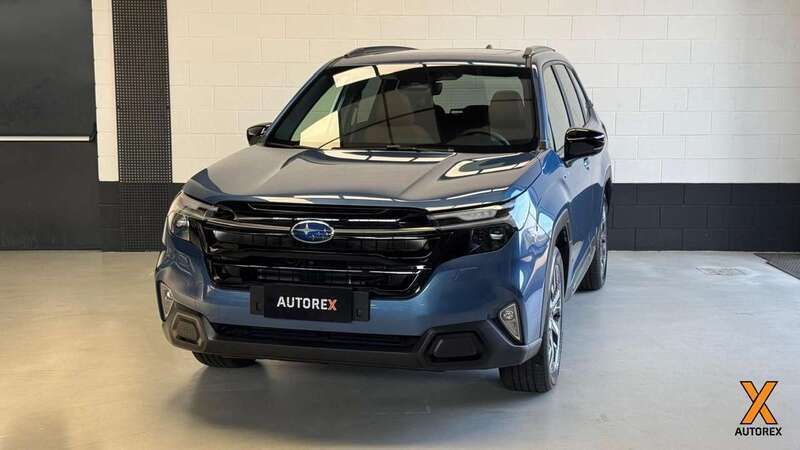 Blu Nuova 2025 Subaru Forester Premium SUV | 43.990 € (Ottimo prezzo) - Immagine 1/4