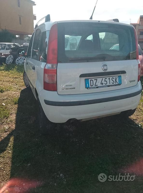 Begagnad Fiat Panda Dynamic 60 HK (44 kW) 2010 Vit Sedan