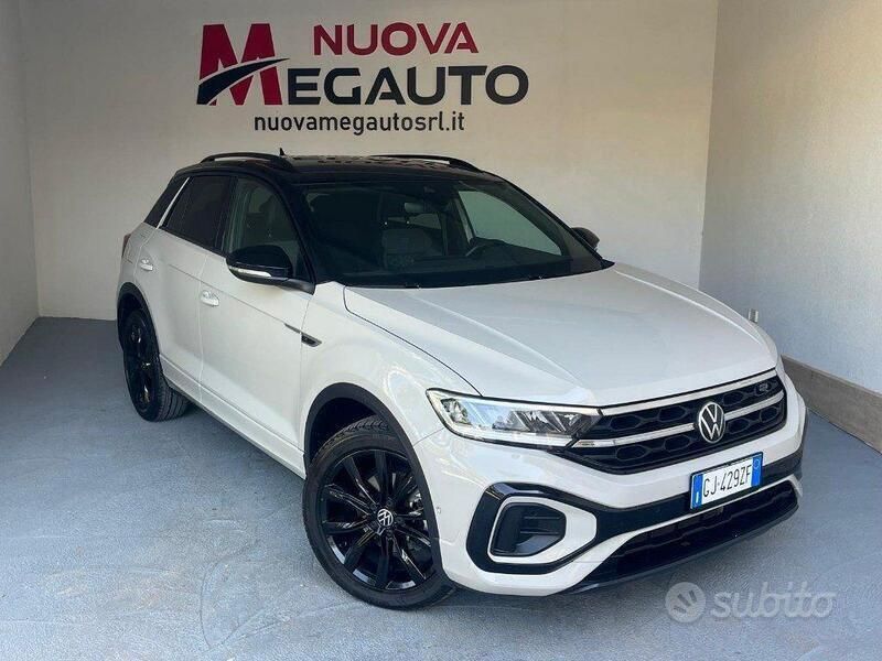 Beige Usata 2022 VW T-Roc R-line SUV | 24.990 € (Buon prezzo) - Immagine 1/4