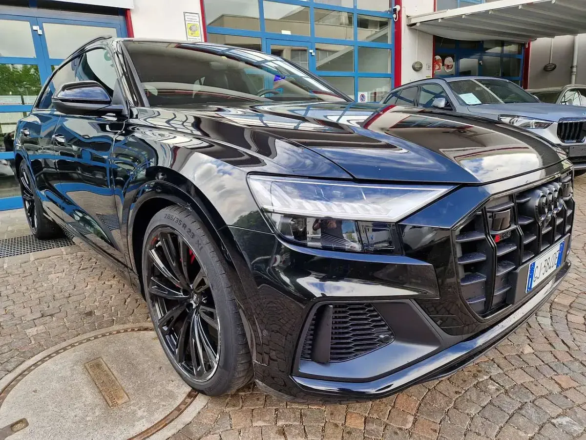 Usata Audi SQ8 Ambiente 507 CV (372 kW) 2022 Mythosschwarz metallic SUV