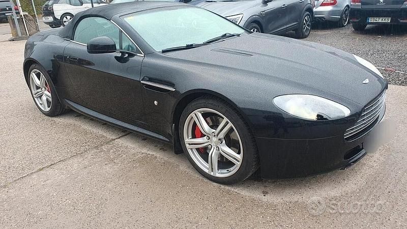 Usata 2009 Aston Martin V8 Vantage Cabrio | 48.900 € (Buon prezzo) - Immagine 1/4