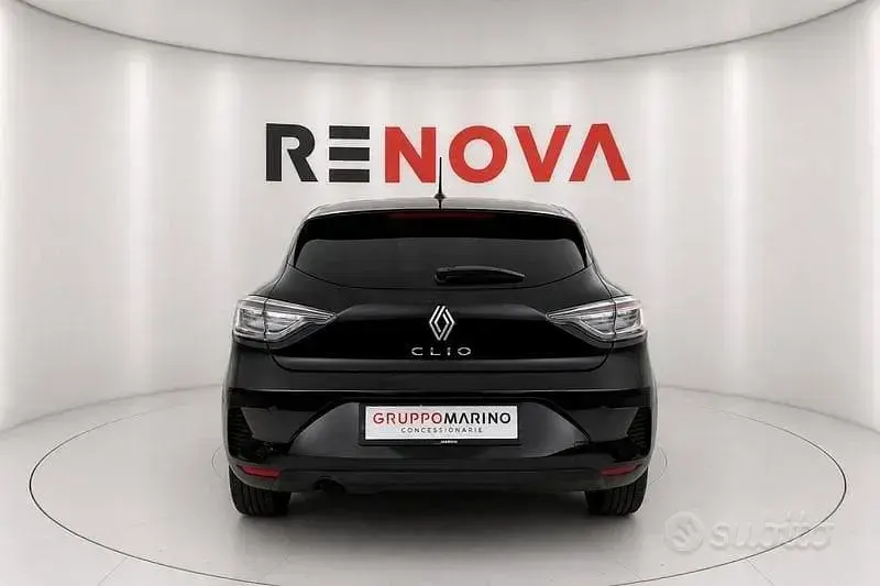Usata Renault Clio V Techno 101 CV (74 kW) 2024 Nero Berlina