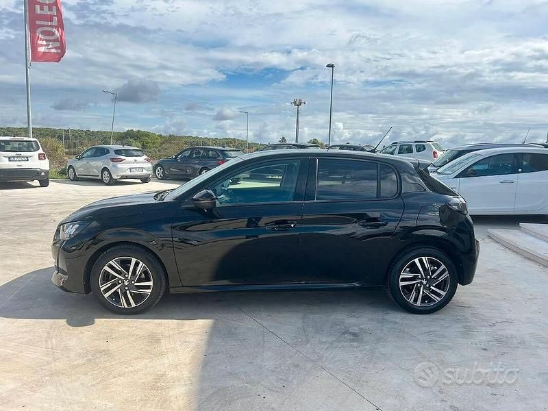 Usata Peugeot 208 Allure 101 CV (74 kW) 2021 Nero Utilitaria