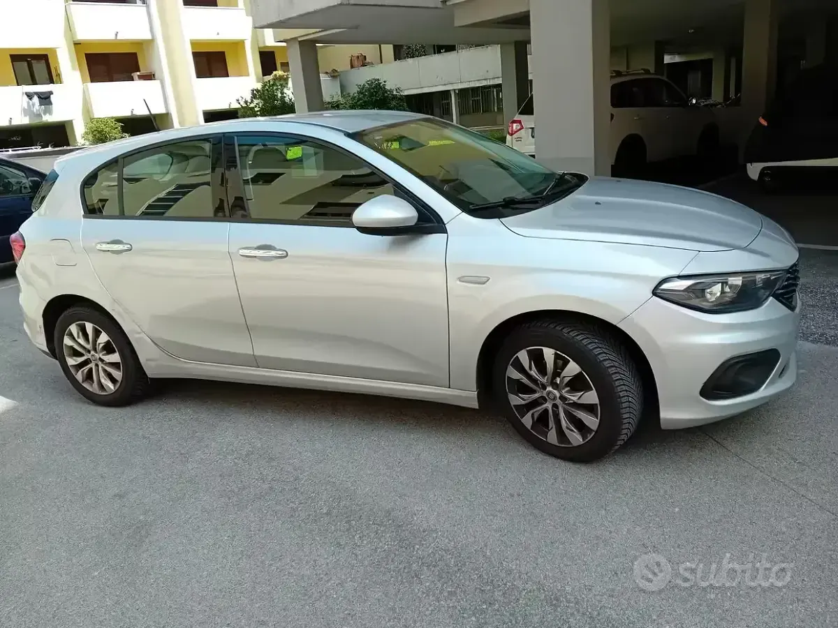 Usata Fiat Tipo 84 CV (61 kW) 2018 Grigio Berlina