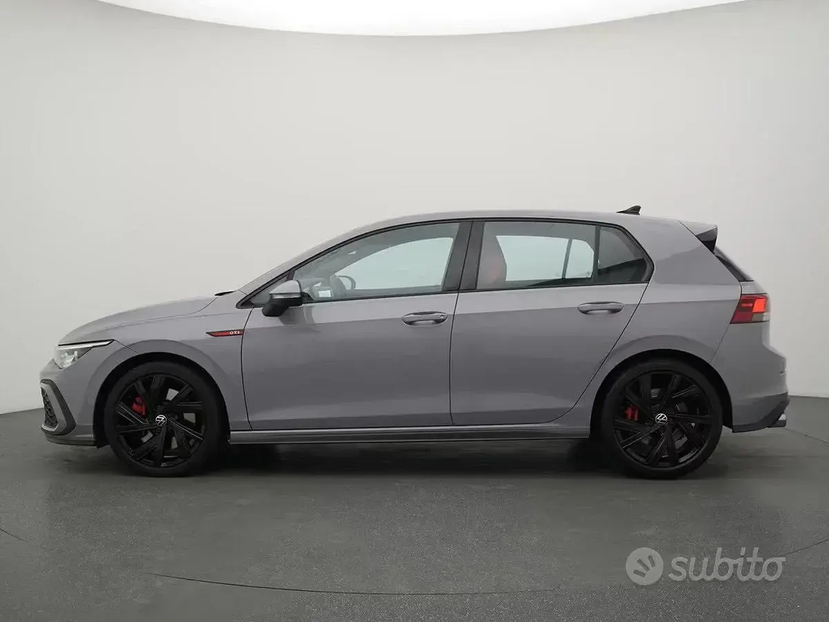 Usata VW Golf VIII GTI 245 CV (180 kW) 2022 Grigio Berlina