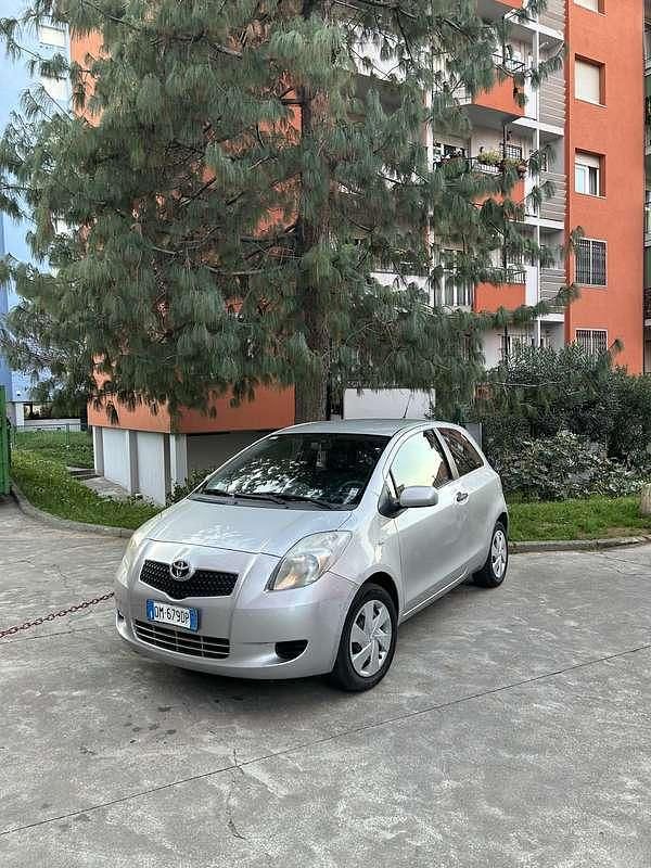 Usata Toyota Yaris Sol 87 CV (63 kW) 2007 Utilitaria