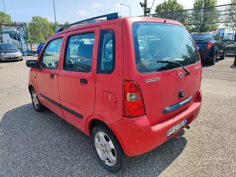 Usata Suzuki Wagon R+ GL 76 CV (55 kW) 2001 Rosso Monovolume