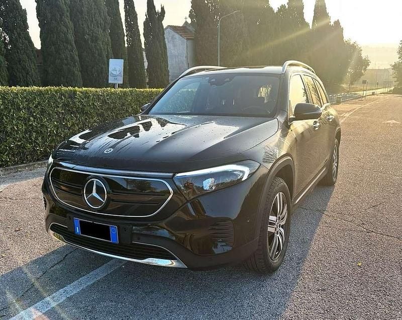 Nero Usata 2023 Mercedes EQB250+ SUV | 32.000 € (Molto cara) - Immagine 1/4