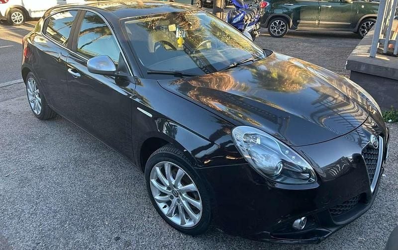 Usata Alfa Romeo Giulietta Distinctive 120 CV (88 kW) 2016 Nero Berlina