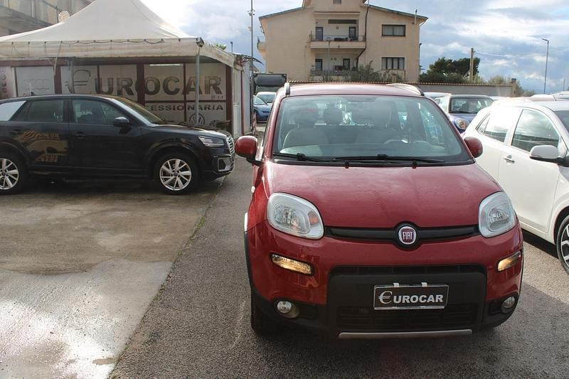 Usata Fiat Panda 4x4 S 95 CV (69 kW) 2016 Rosso Utilitaria