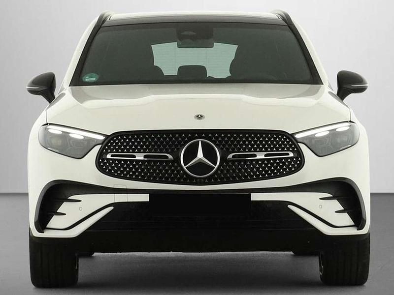 Käytetty Mercedes GLC220 Premium 197 HP (144 kW) 2023 Valkoinen Katumaasturi