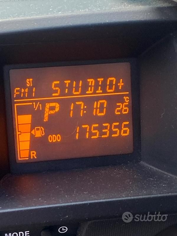 Usata Toyota iQ 98 CV (72 kW) 2010 Marrone Utilitaria