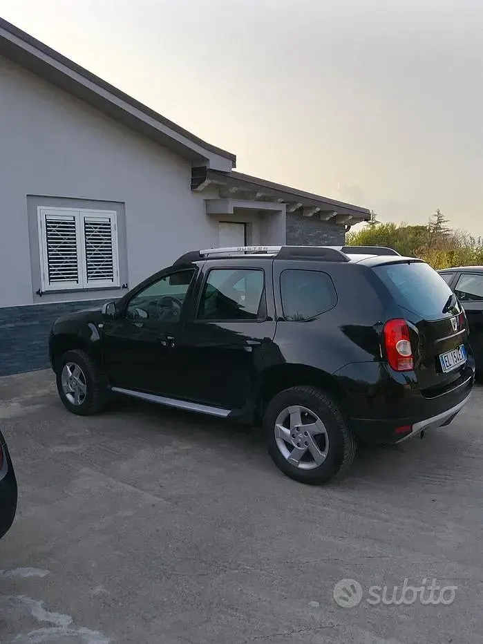 Usata Dacia Duster 105 CV (77 kW) 2012 Nero SUV