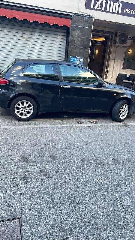 Usata Alfa Romeo 147 Impression 101 CV (74 kW) 2003 Utilitaria