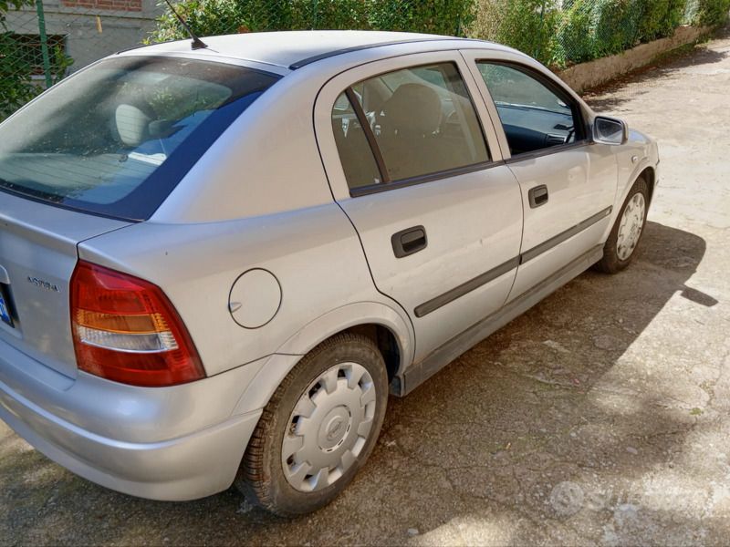 Usata Opel Astra 2001 Grigio Berlina