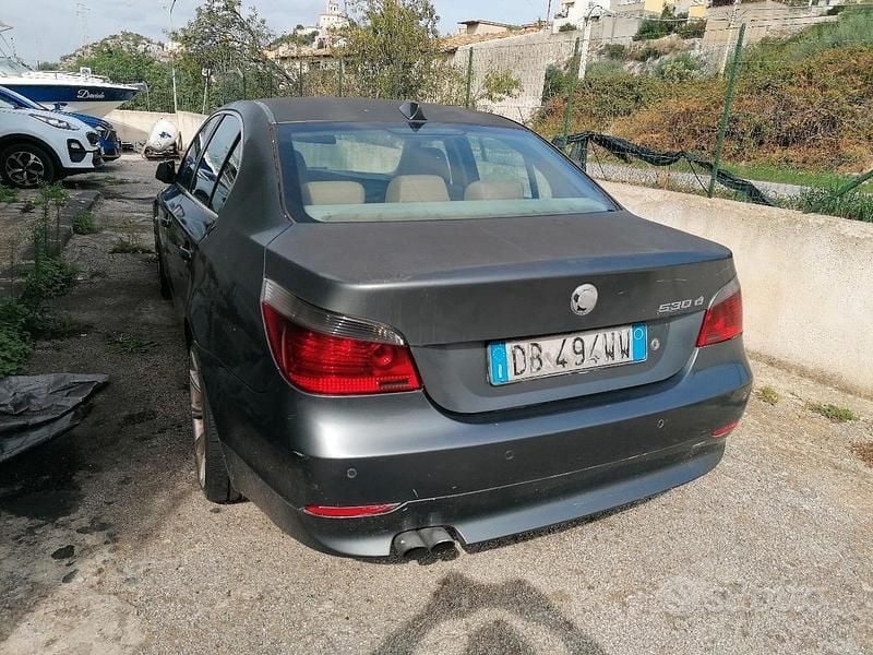 Usata BMW 530 163 CV (119 kW) 2006 Verde Berlina