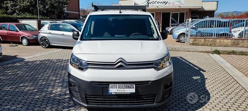 Usata Citroën Berlingo Feel 102 CV (75 kW) 2021 Bianco Monovolume