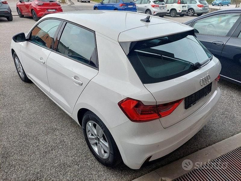 Usata Audi A1 95 CV (69 kW) 2022 Bianco pastello SUV