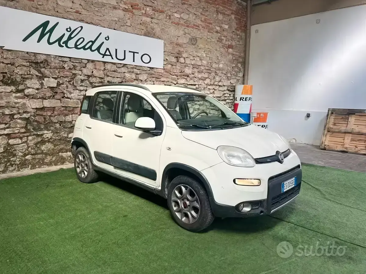 Usata Fiat Panda 4x4 S 75 CV (55 kW) 2013 Bianco Utilitaria