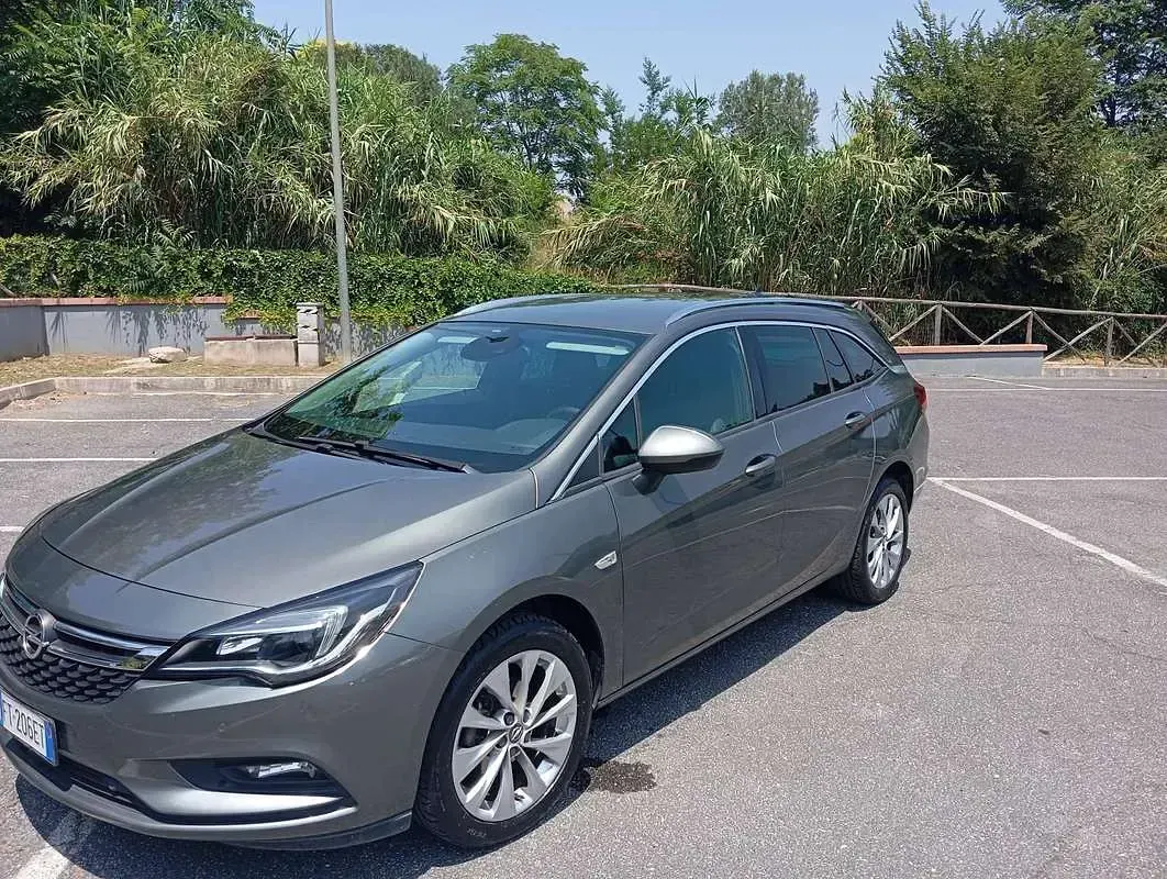 Usata Opel Astra Dynamic 110 CV (80 kW) 2018 Argento Station wagon