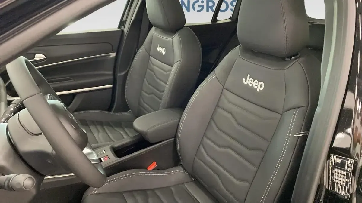 Nuova Jeep Avenger Summit 100 CV (73 kW) 2026 Nero SUV