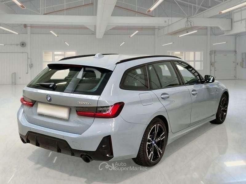 Usata BMW 320e M Sport 163 CV (119 kW) 2024 Grigio Station wagon