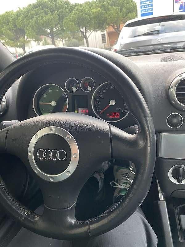 Usata Audi TT Roadster 179 CV (131 kW) 2001 Argento Cabrio