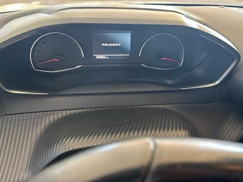 Usata Peugeot 208 Active 100 CV (73 kW) 2022 Bianco Utilitaria