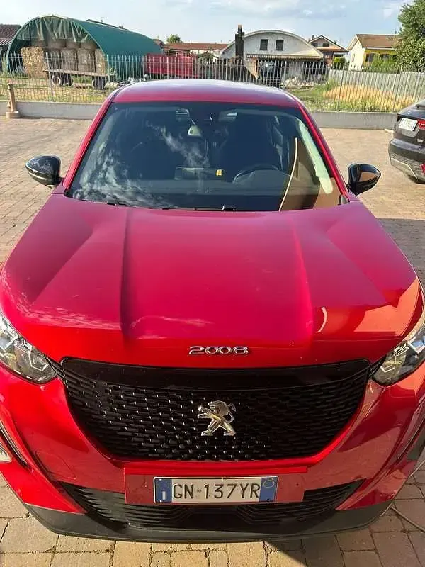 Usata Peugeot 2008 Active 110 CV (80 kW) 2022 Rosso SUV