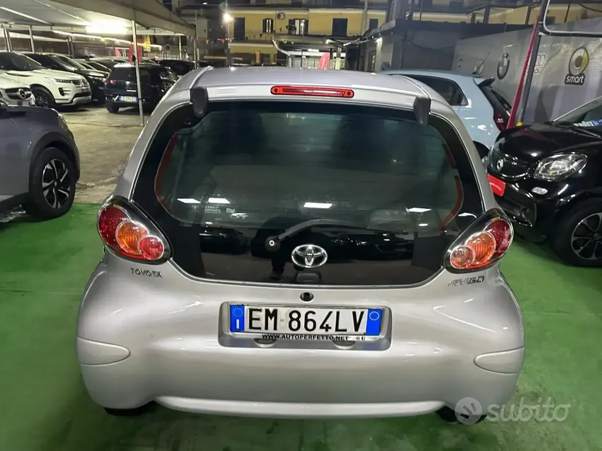Usata Toyota Aygo Connect Style 68 CV (50 kW) 2012 Grigio Utilitaria