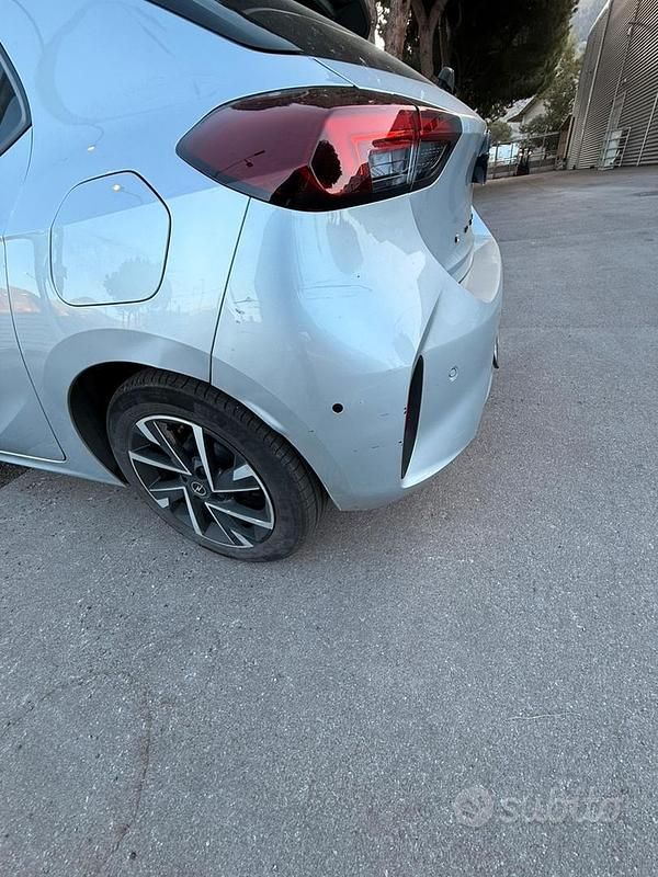 Usata Opel Corsa 75 CV (55 kW) 2024 Grigio Utilitaria