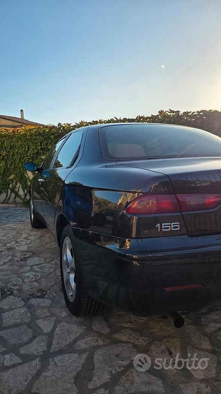 Usata Alfa Romeo 156 140 CV (102 kW) 2002 Blu Berlina
