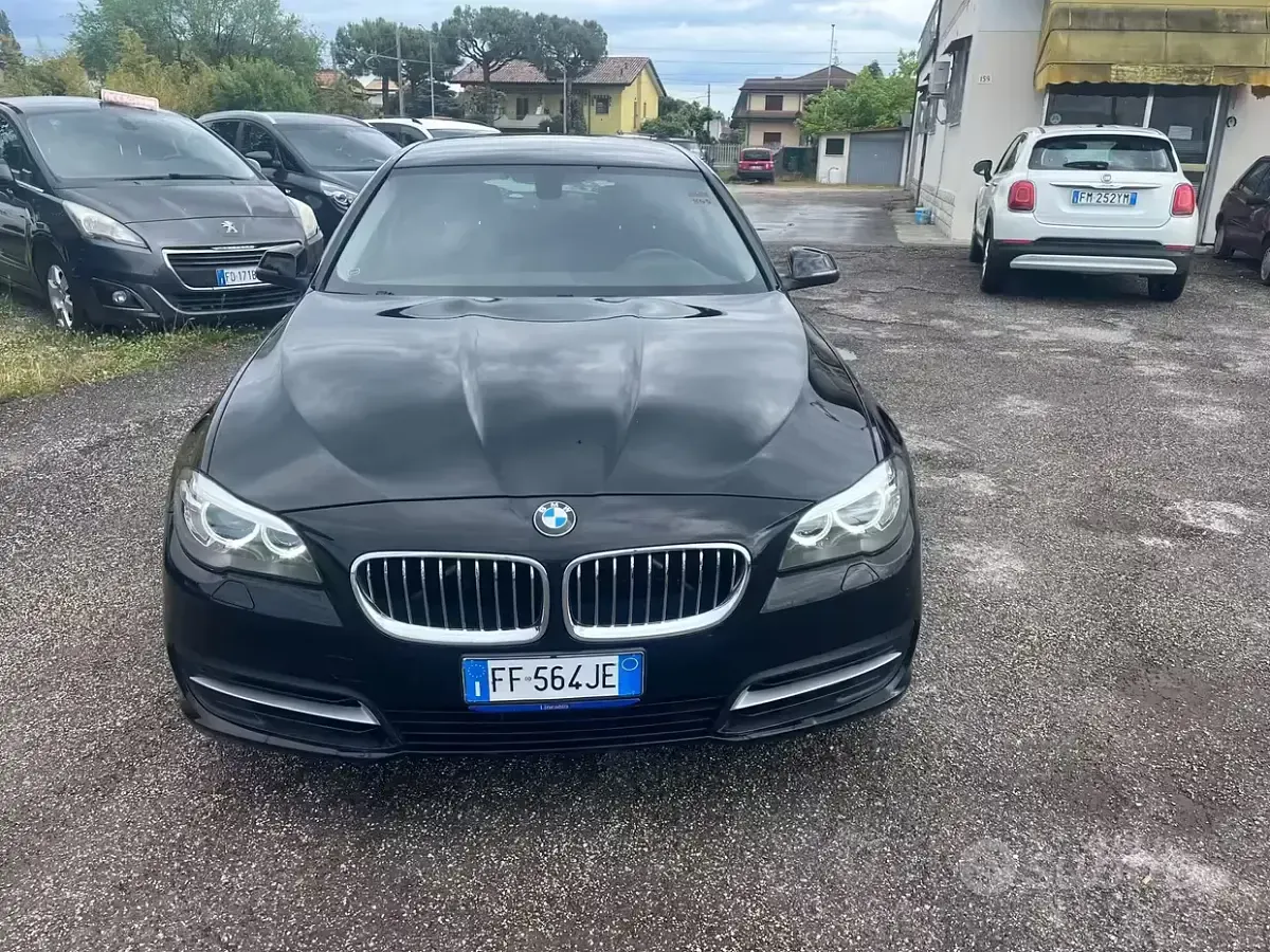 Usata BMW 520 Efficient Dynamics 190 CV (139 kW) 2016 Nero Berlina