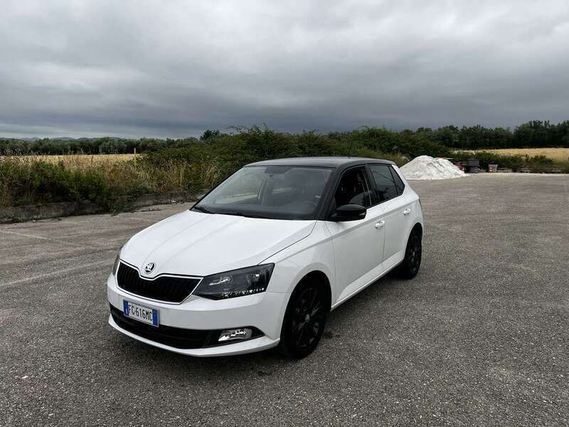 Usata 2017 Skoda Fabia Design Edition Tre volumi | 9999 € (Buon prezzo) - Immagine 1/4